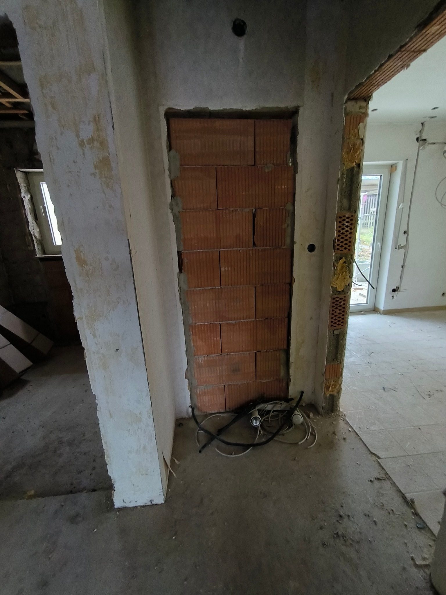 Türöffnung geschlossen und Grundriss angepasst